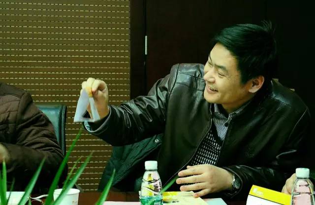 孫躍青 鄭州市公交公司車長，首屆河南十大影響力公職人員獲獎?wù)? oldsrc=