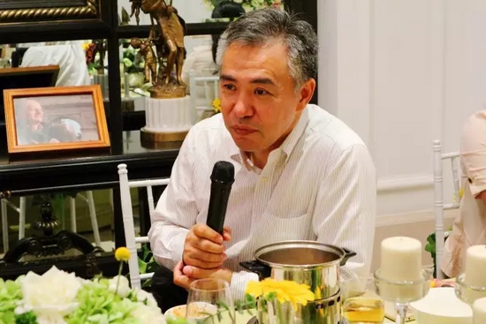 就藝術(shù)品投資收藏、人工智能、基因檢測(cè)等話題，劉東曉博士一一做了分析講解。