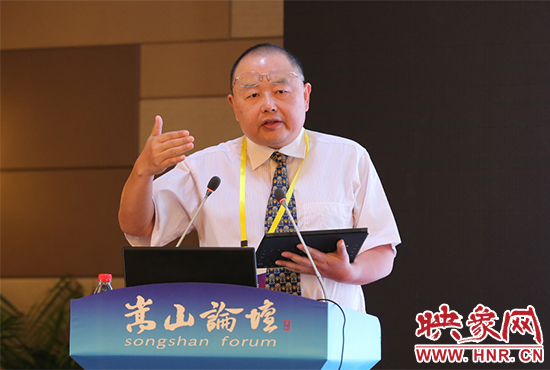 清華大學(xué)國學(xué)院副院長劉東演講。