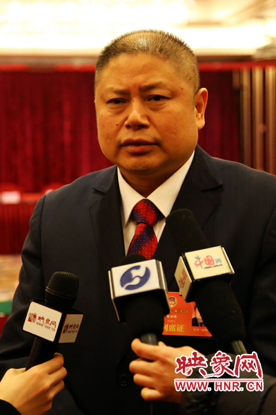 全國(guó)政協(xié)委員，河南弘昌集團(tuán)、信陽(yáng)毛尖集團(tuán)董事長(zhǎng)陳世強(qiáng)
