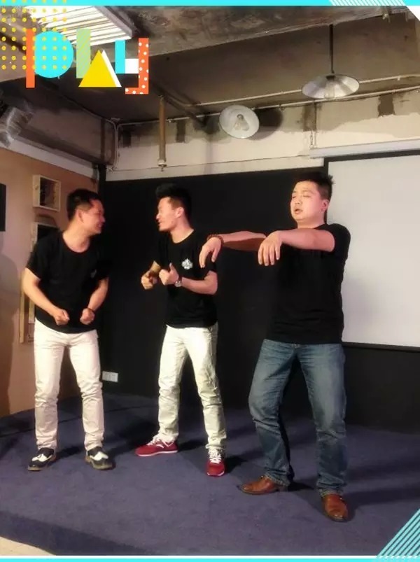 能看出這個場景主題是衛(wèi)生紙嗎？我讀書少，你別騙我……