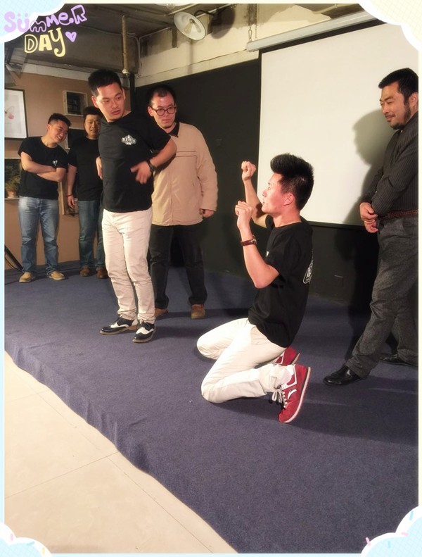 難度增加，連動作都由觀眾設(shè)定~行軍打仗中，路飛是有多怕死？