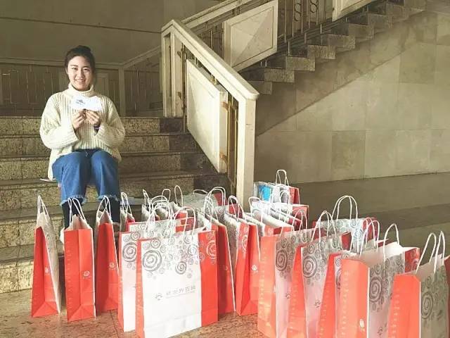 每一位到現(xiàn)場(chǎng)的小伙伴都獲得了我們精心準(zhǔn)備的小禮品哦！