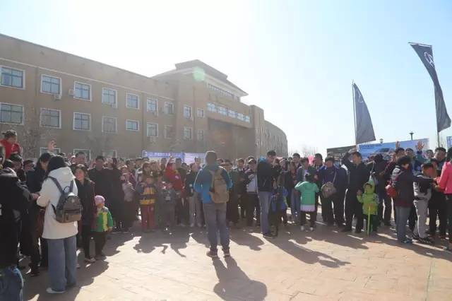 主持人胖達帶領魚油們進行抽獎環(huán)節(jié)，禮物大大滴呦！