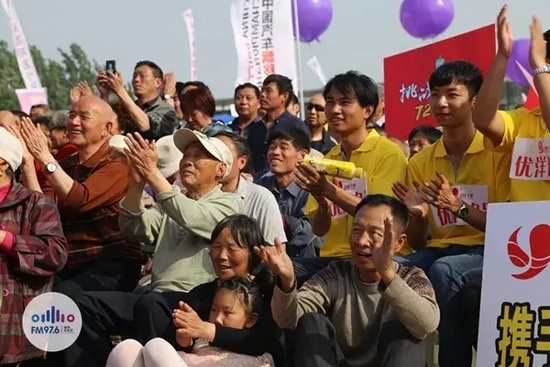 看你們的表情就知道，你們?cè)谙?，再?lái)一段！