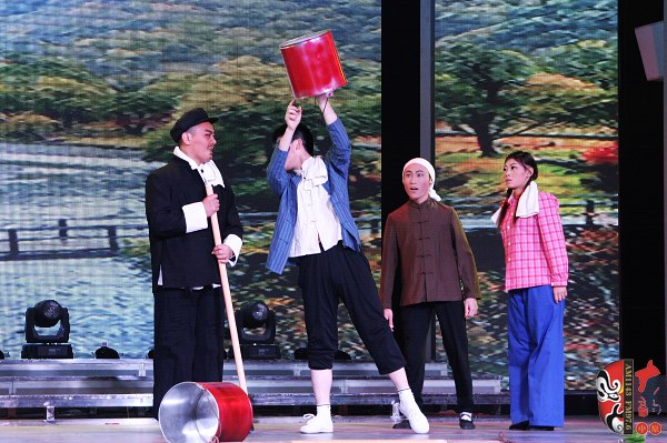 第五場(chǎng)，素雅青年豫劇團(tuán)徐國(guó)言飾老支書