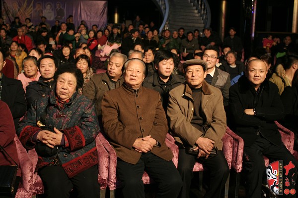 著名豫劇表演藝術(shù)家、小生之帝王素君  著名豫劇表演藝術(shù)家、唐派傳人賈廷聚、楊志禮