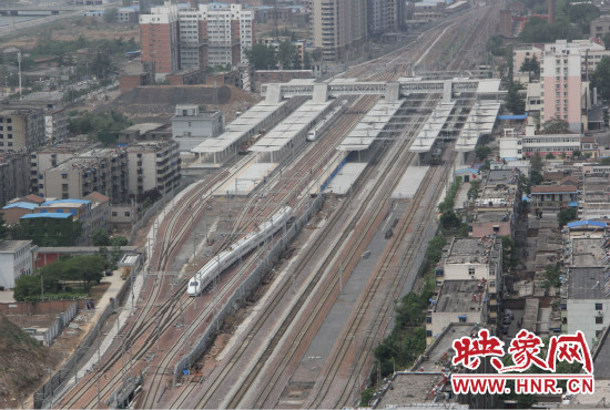 本次運(yùn)行試驗(yàn)由2列CRH2A型動(dòng)車組擔(dān)當(dāng)，計(jì)劃試驗(yàn)速度為每小時(shí)200公里。