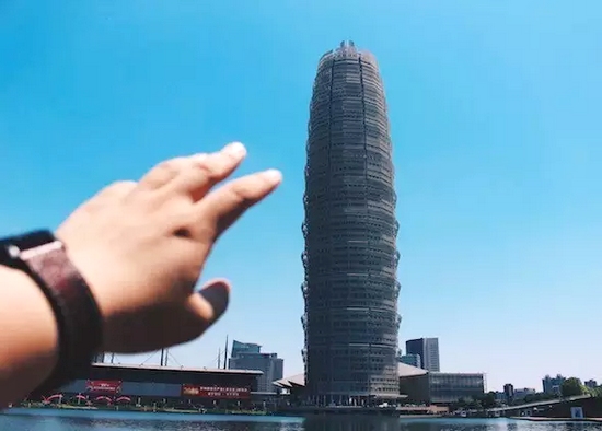 鄭州的新高度，鄭州會(huì)展賓館，高280米。
