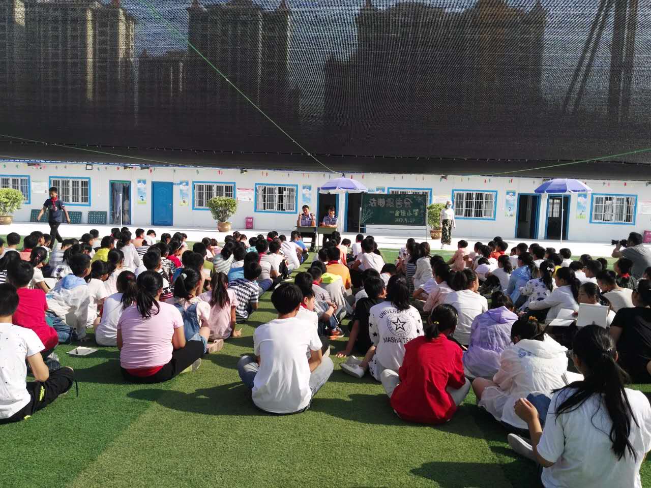 學(xué)生聽得津津有味 學(xué)生聽得津津有味