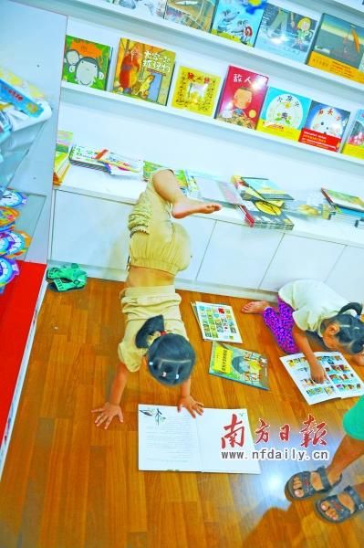 　由于有的孩子自控力差，造成圖書損壞。 南方日?qǐng)?bào)記者 王云攝