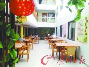某酒店式養(yǎng)老院的開放餐廳。羅樺琳/圖