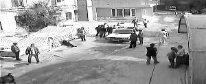 警車視而不見。（視頻截圖）
