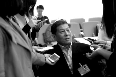 昨天，北京市高院院長(zhǎng)慕平接受媒體采訪。京華時(shí)報(bào)記者張斌攝