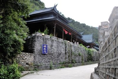 一處仿古“娛樂廳”位于山莊深處。