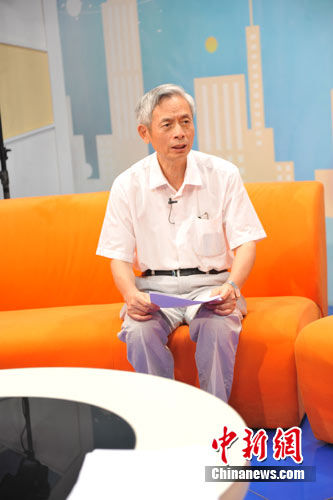 中國(guó)房地產(chǎn)業(yè)協(xié)會(huì)名譽(yù)副會(huì)長(zhǎng)朱中一參加中新網(wǎng)房產(chǎn)頻道視頻訪談。