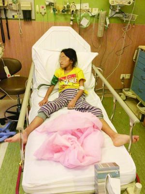 病危的8歲中國女孩菲比。
