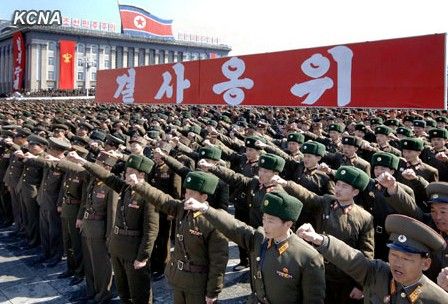 29日，平壤金日成廣場(chǎng)舉行軍民大會(huì)，對(duì)朝鮮人民軍最高司令部聲明表示支持。
