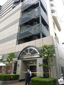 5月27日，埼玉縣蕨市一公寓樓發(fā)生疑似強(qiáng)迫殉情案，一名日本人男性和一名中國籍女性死亡。