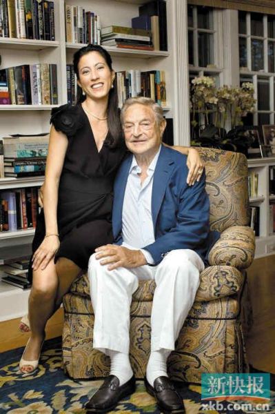 索羅斯及其未婚妻多美子。