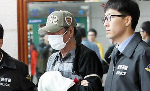 資料圖片：韓國檢方和警方聯(lián)合調(diào)查本部15日對“世越”號客輪的15名船員進(jìn)行逮捕起訴。