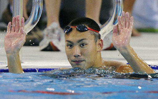 日本著名的游泳選手富田尚彌25歲在參加仁川亞運會期間，偷盜了韓國記者的照相機。