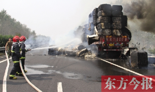 水槍、釘耙、挖掘機(jī) 5小時(shí)降服“火”車