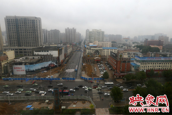 經(jīng)三路下穿金水路隧道工程已經(jīng)開始封閉施工。