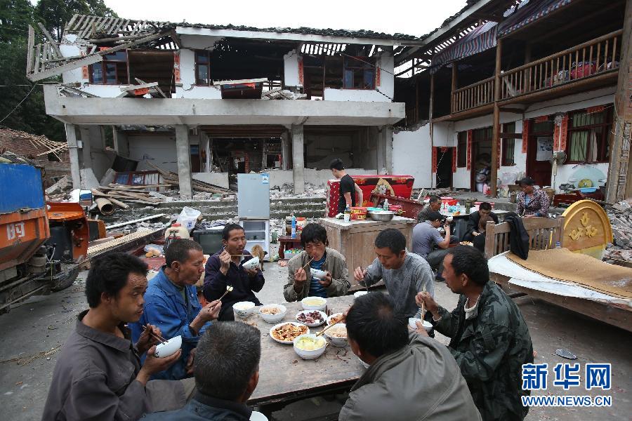 直擊震區(qū)：生活，依然在繼續(xù)