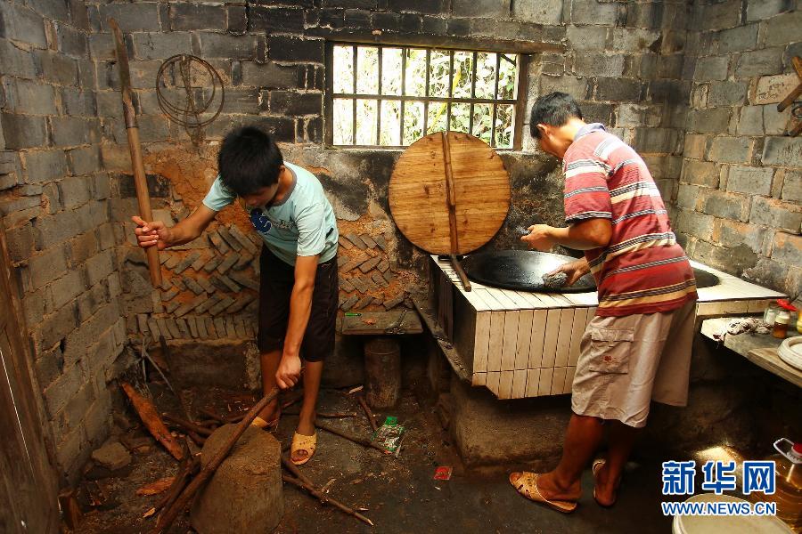 農(nóng)場棚戶區(qū)的最后留守家庭：留下的是回憶，迎來的是幸福