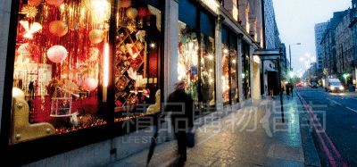 在圣誕節(jié),即使window shopping也很美好。