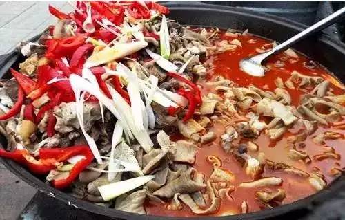 新疆奇葩”黑暗料理“ 你吃過嘛？