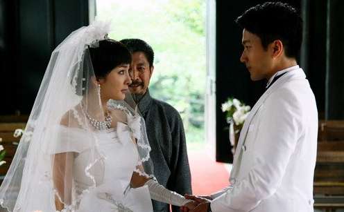 楊冪劉愷威婚紗造型。