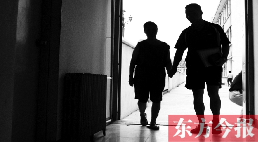 生活節(jié)奏加快，再加上工作壓力大，現(xiàn)在年輕人很容易忽略退休在家、更需要關(guān)心的老人 記者 張曉冬/圖