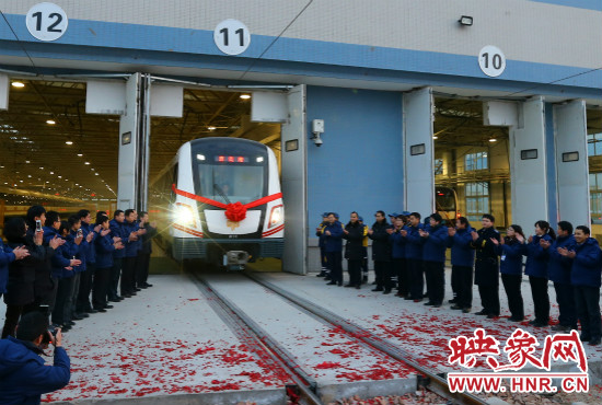 12月28日早上7點39分，編號為0111的列車駛出鄭東車輛段開往市體育中心站