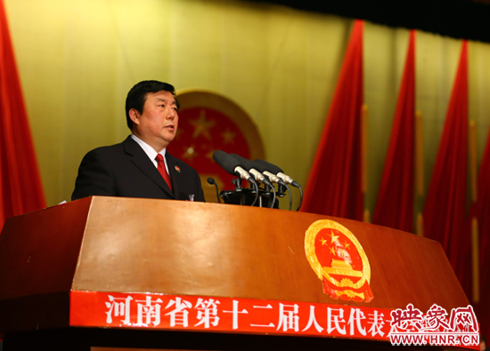 省人民檢察院檢察長蔡寧向大會作工作報告。