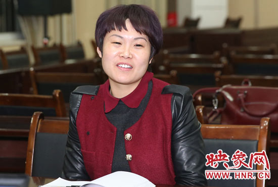 “焦裕祿式好干部”楊艷敏接受采訪。
