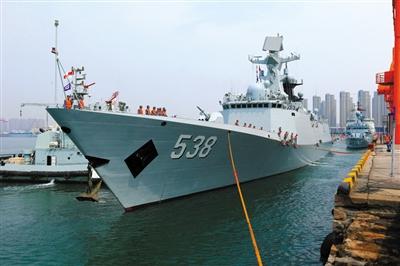 中國(guó)導(dǎo)彈護(hù)衛(wèi)艦煙臺(tái)艦——滿載排水量4000余噸，艦長(zhǎng)134.1米，艦寬16米，是我國(guó)自主設(shè)計(jì)、研制的