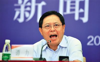 　譚力 男，1955年10月生，漢族，重慶市人，大學(xué)學(xué)歷，有知青經(jīng)歷。2009年3月前，一直在四川工