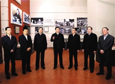 2012年11月29日，習(xí)近平等在國家博物館參觀《復(fù)興之路》展覽，提出為實現(xiàn)中國夢而奮斗。