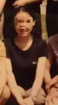 吳老師教音樂，已在該校工作十幾年。