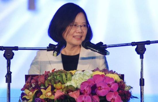 蔡英文向教師溫情喊話教師嗆：太晚了?。▓D片來源：臺灣《聯(lián)合報》）