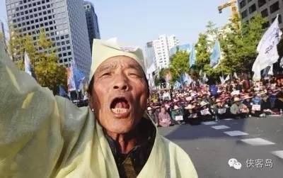 停不下來(lái)！這是韓國(guó)人民送給樸總統(tǒng)的《下臺(tái)歌》
