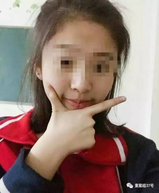 17歲高中男生教室里掐死女同學(xué)，被訴故意殺人和強(qiáng)奸