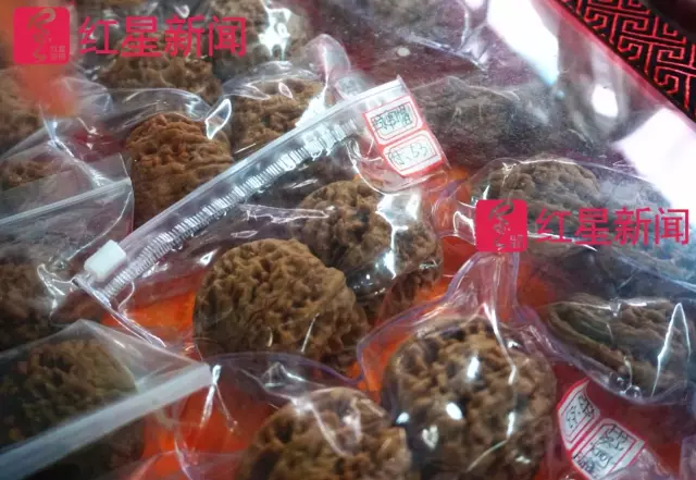 文玩核桃遇冷由幾萬一對(duì)降到5元沒人要？商戶否認(rèn)