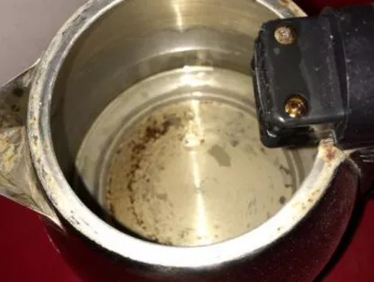 太惡心！女游客竟用酒店燒水壺煮自己的臟內(nèi)褲