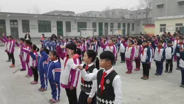 關(guān)愛留守兒童送溫暖，帶去我們冬日的關(guān)愛