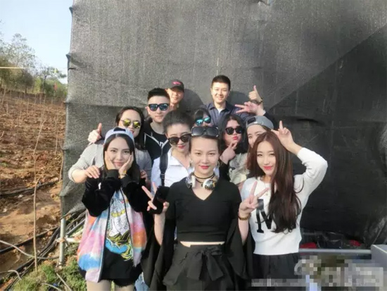 能認出幾位超女？王佳月和其他兩位超女本周就要前往長沙咯