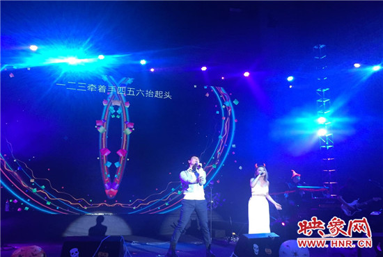 丁當(dāng)現(xiàn)場(chǎng)分享了她的代表曲目，《猜不透》全場(chǎng)大合唱，歌手嚴(yán)爵充分展現(xiàn)創(chuàng)作型歌手的特點(diǎn)。