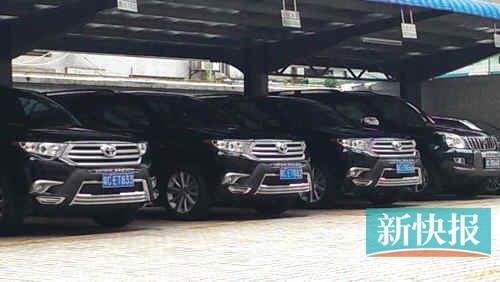 珠海煙草局停車場(chǎng)內(nèi)的三輛漢蘭達(dá)。